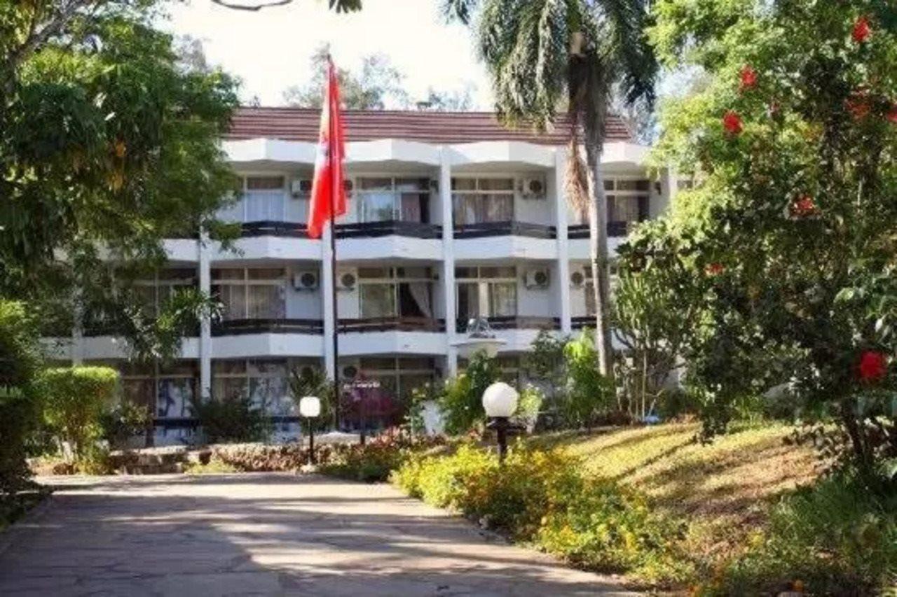 Kenya Bay Beach Hotel Bamburi Exterior foto