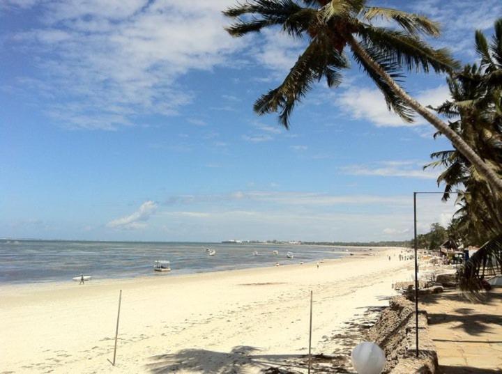 Kenya Bay Beach Hotel Bamburi Exterior foto