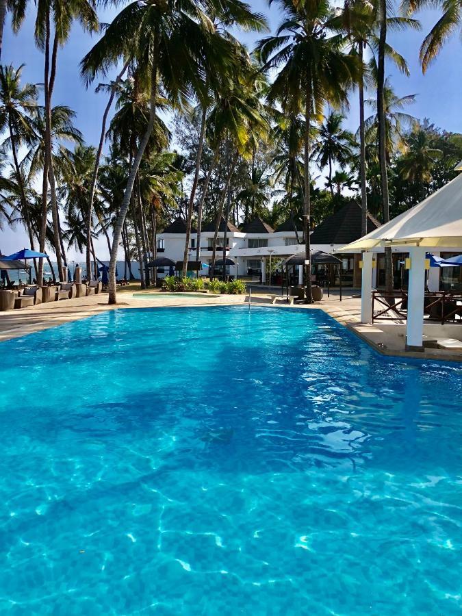 Kenya Bay Beach Hotel Bamburi Exterior foto