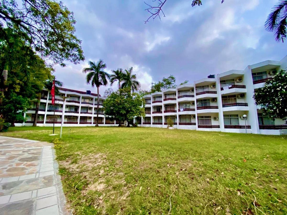 Kenya Bay Beach Hotel Bamburi Exterior foto