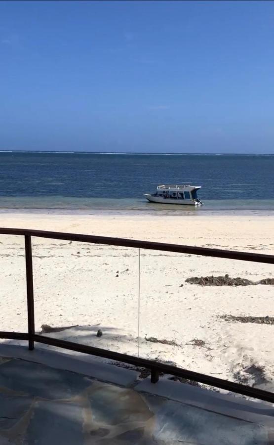Kenya Bay Beach Hotel Bamburi Exterior foto