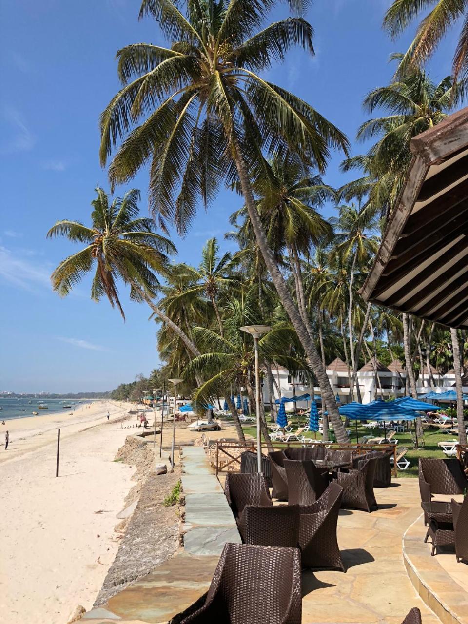 Kenya Bay Beach Hotel Bamburi Exterior foto
