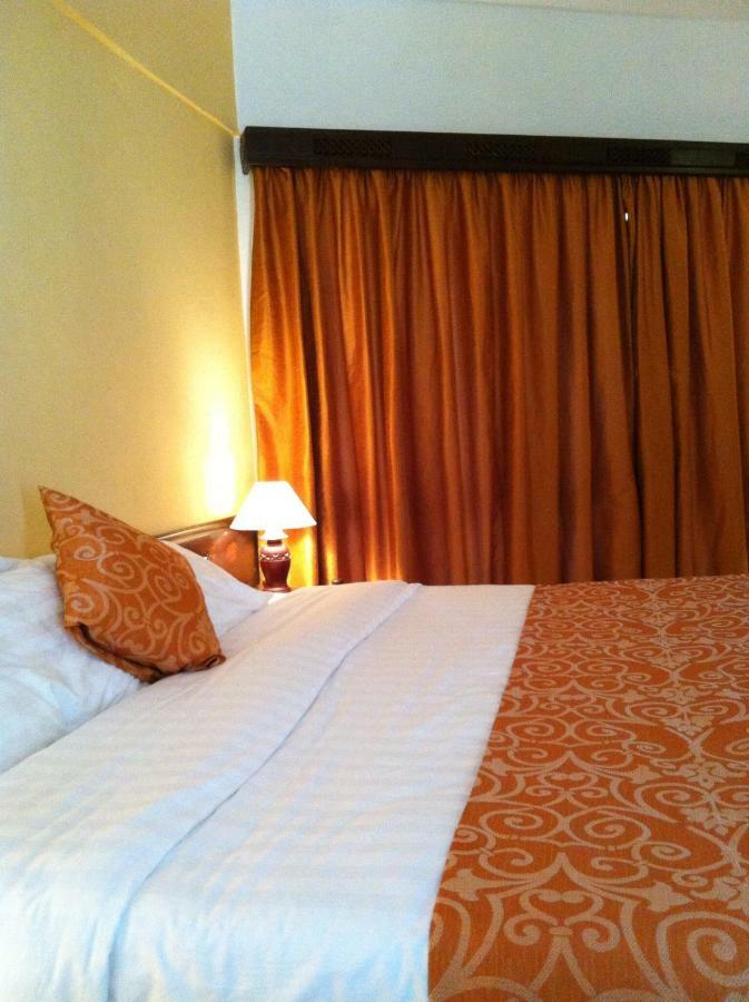 Kenya Bay Beach Hotel Bamburi Exterior foto